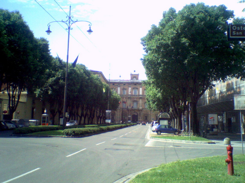 De hoofdroute via het paleis naar het oude centrum